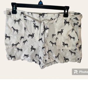 LOFT Shorts size 2‎  Zebra Print with Belt